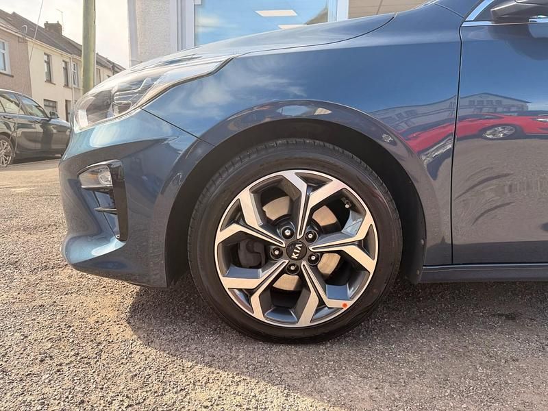 Used Kia Ceed 2019 Blue Hatchback