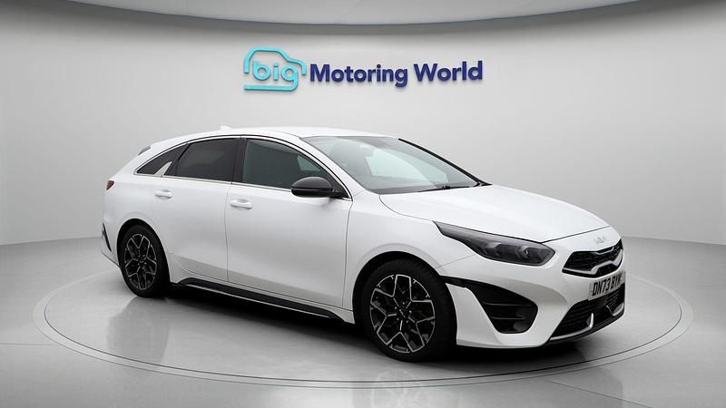 Used 2023 Kia ProCeed GT-Line Hatchback | £15,600 (Fair price) - Image 1/4