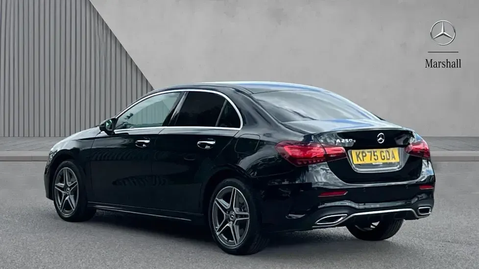 Usado Mercedes A250 AMG Line Premium 218 HP (160 kW) 2025 Preto