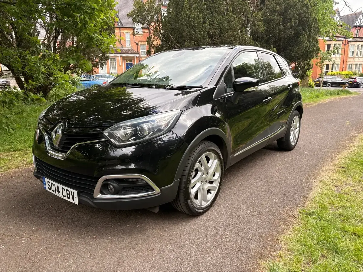 Used Renault Captur Dynamique 90 HP (66 kW) 2014 Black SUV