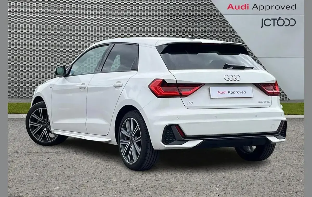 Used Audi A1 S-Line 94 HP (69 kW) 2024 White SUV