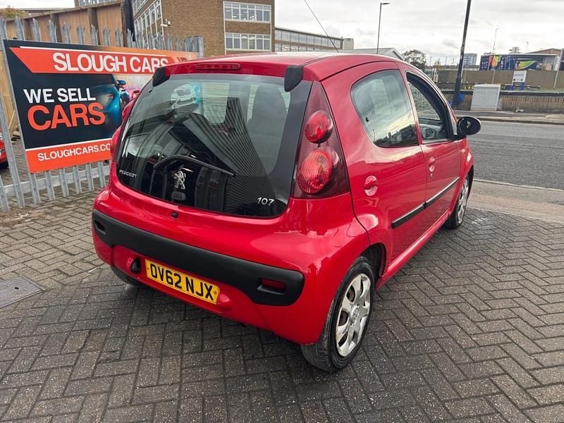Used Peugeot 107 Active 68 HP (50 kW) 2012 Red Hatchback