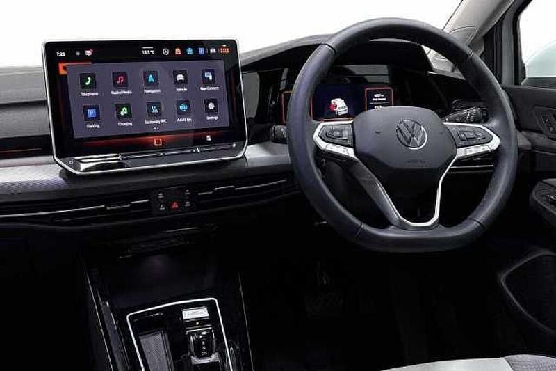 Used VW Golf VIII 204 HP (150 kW) 2025