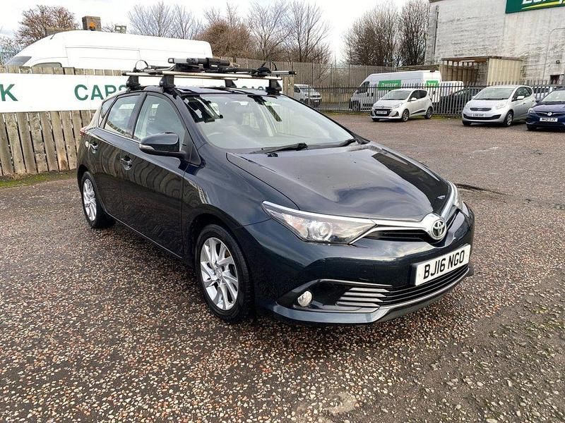 Used Toyota Auris Business Edition 116 HP (85 kW) 2016 Grey Hatchback