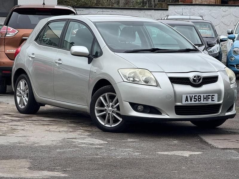 Used Toyota Auris 124 HP (91 kW) 2008 Silver Hatchback
