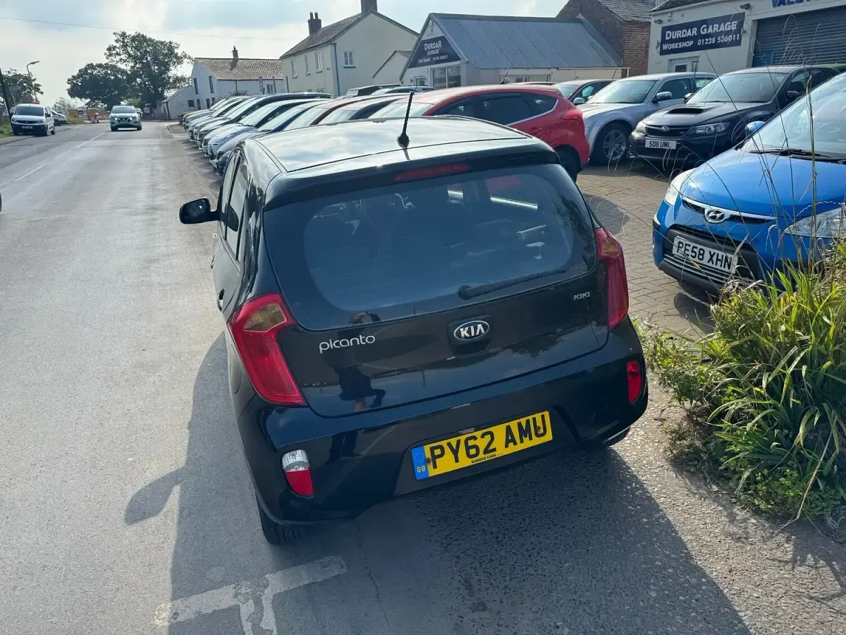 Used Kia Picanto Air 68 HP (50 kW) 2012 Black Hatchback