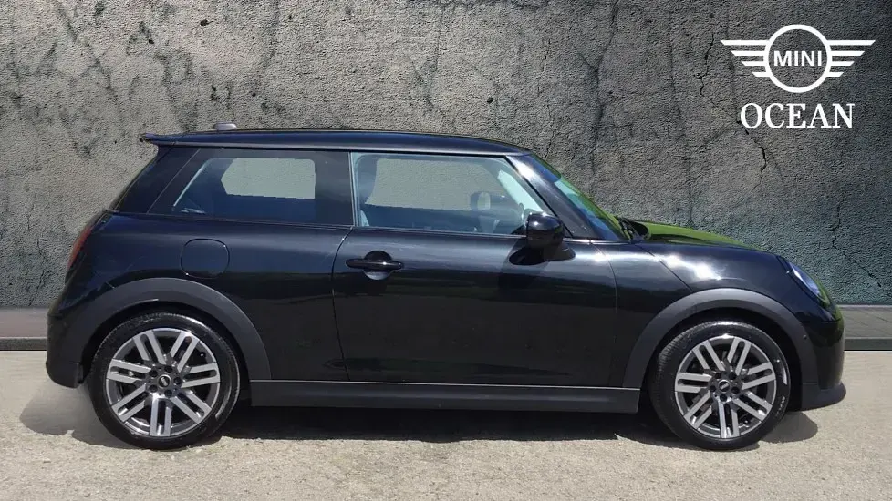 Used Mini Cooper S Hatch 201 HP (147 kW) 2024 Black Hatchback