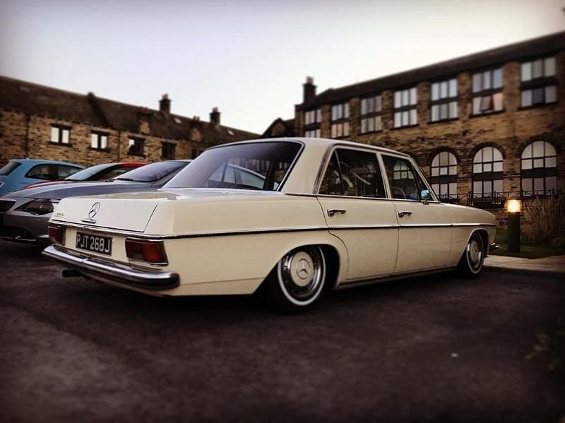 Used Mercedes 220 1973 White Sedan