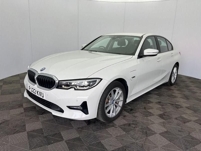 White Used 2022 BMW 330e Comfort Edition Sedan | £19,999 (Super price) - Image 1/4