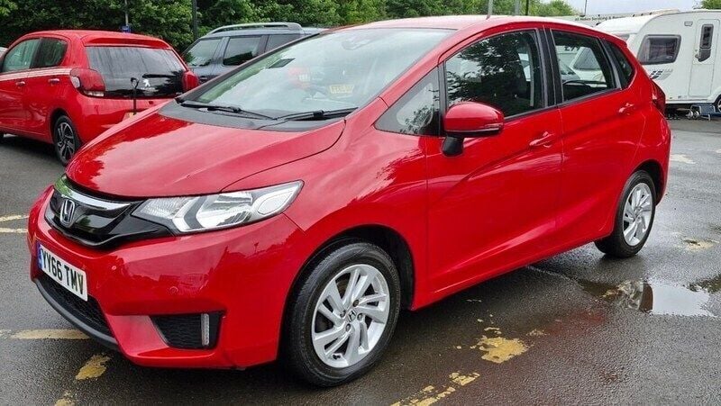 Red Used 2016 Honda Jazz SE Hatchback | £7,295 (Fair price) - Image 1/4