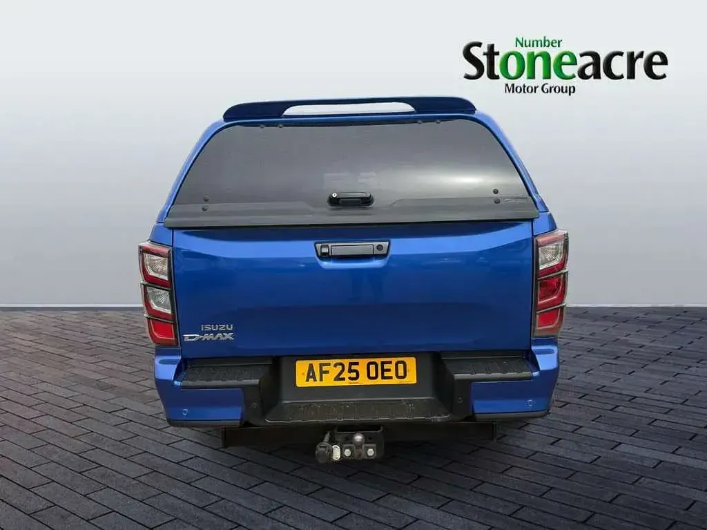 Used Isuzu D-Max 161 HP (118 kW) 2025 Blue Pickup