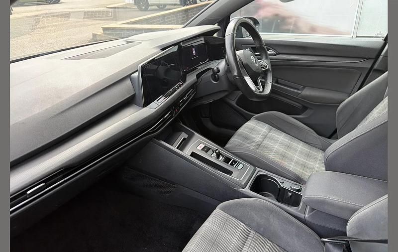 Used VW Golf VIII GTD 200 HP (147 kW) 2022 Blue Hatchback