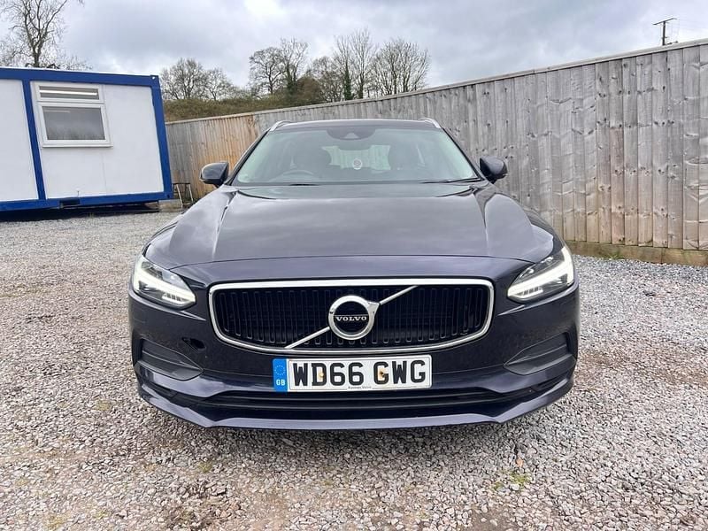 Used Volvo V90 Momentum 2017 Blue Estate