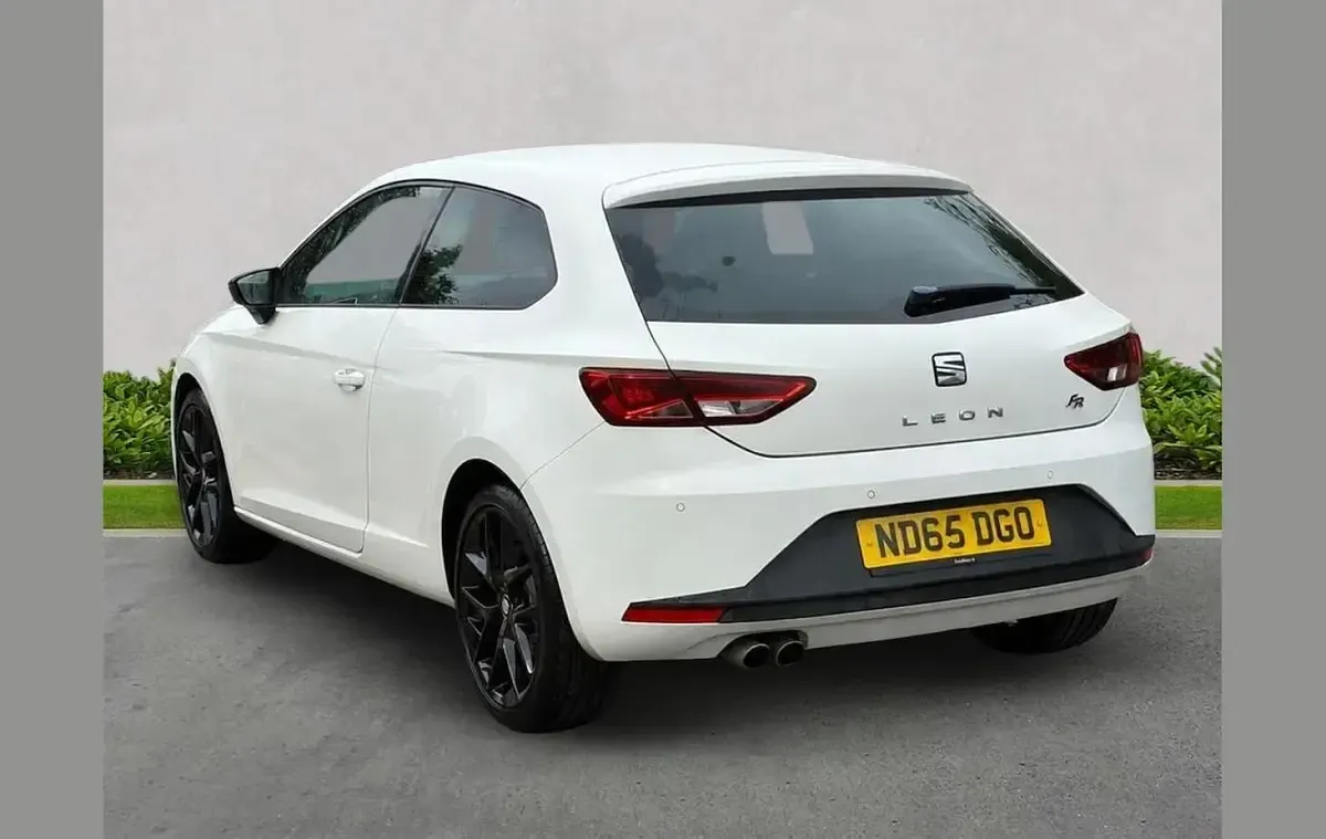 Used Seat Leon FR 150 HP (110 kW) 2016 White Hatchback