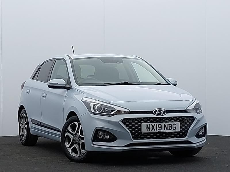 Used Hyundai i20 Premium 100 HP (73 kW) 2019 Grey Hatchback