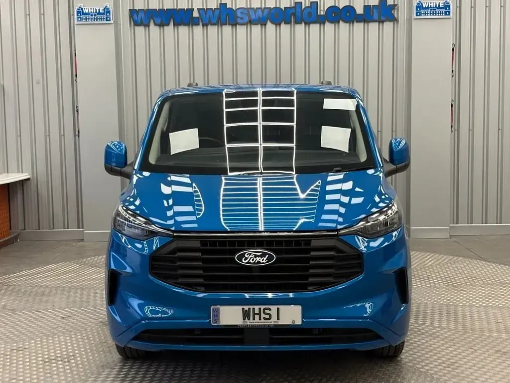 Usado Ford Transit Custom Limited 136 CV (100 kW) 2025 Azul Van