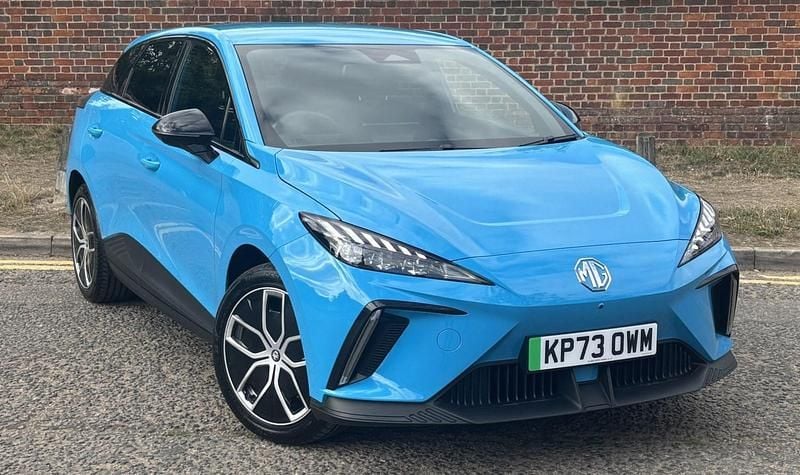 Blue Used 2024 MG MG4 EV Trophy Hatchback | £15,249 (Good price) - Image 1/4
