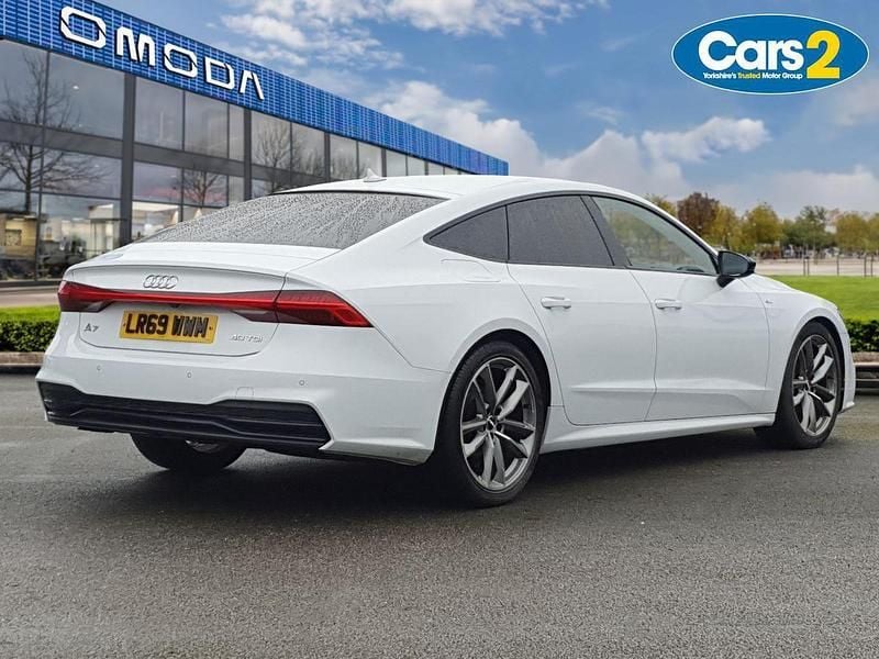 Used Audi A7 Black Edition 200 HP (147 kW) 2019 White Hatchback