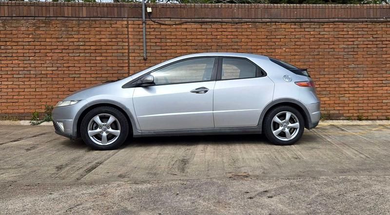 Used Honda Civic ES 2006 Silver Hatchback