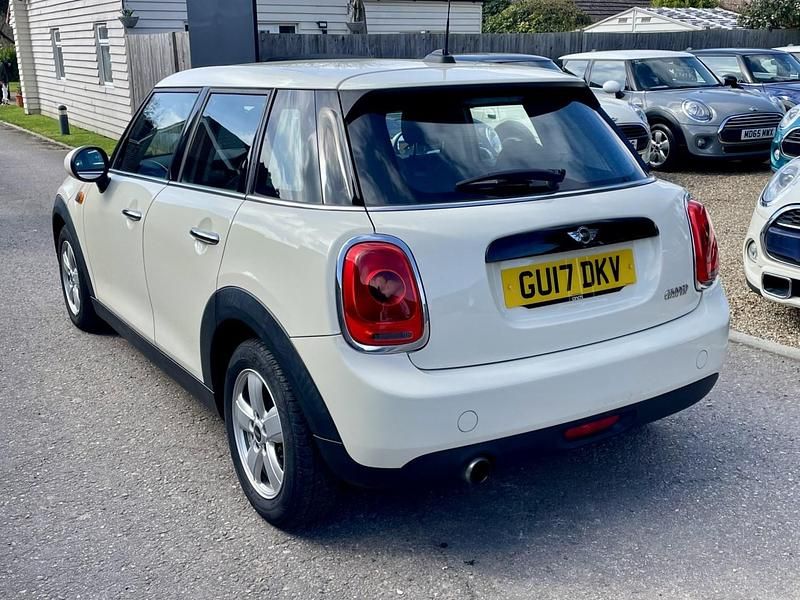 Begagnad Mini Cooper Hatch 2017 Vit Halvkombi