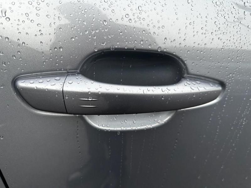 Image 2/4
