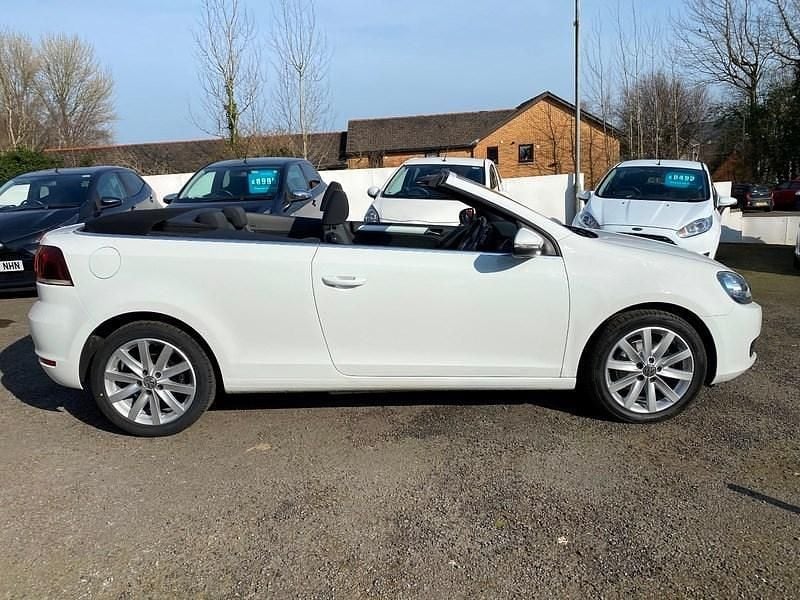 Used VW Golf Cabriolet SE 105 HP (77 kW) 2014 White Cabriolet