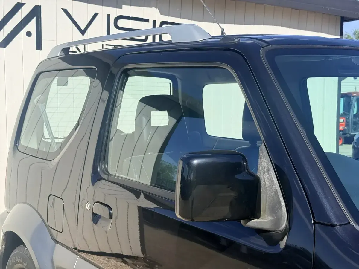 Used Suzuki Jimny 85 HP (62 kW) 2006 Black SUV