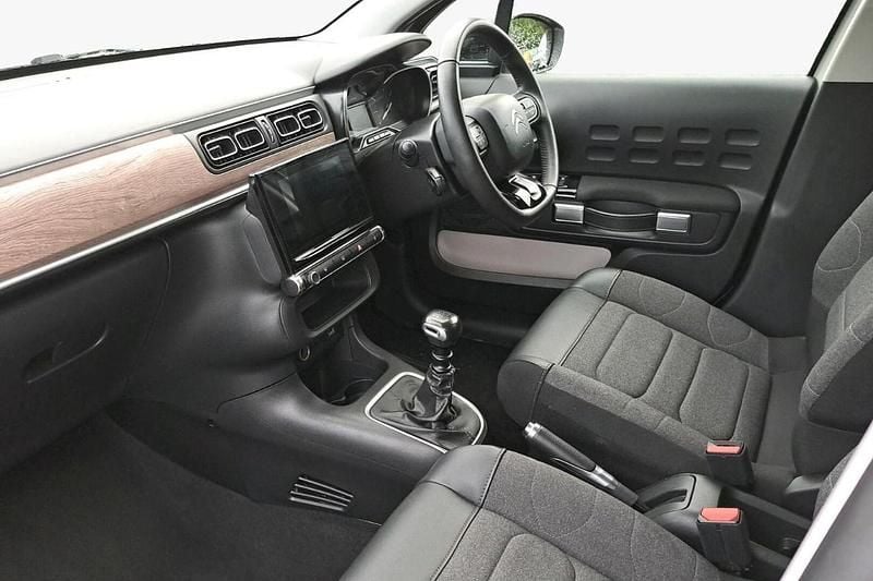 Brown Used 2023 Citroën C3 PureTech Hatchback | £9,265 (Good price) - Image 1/4