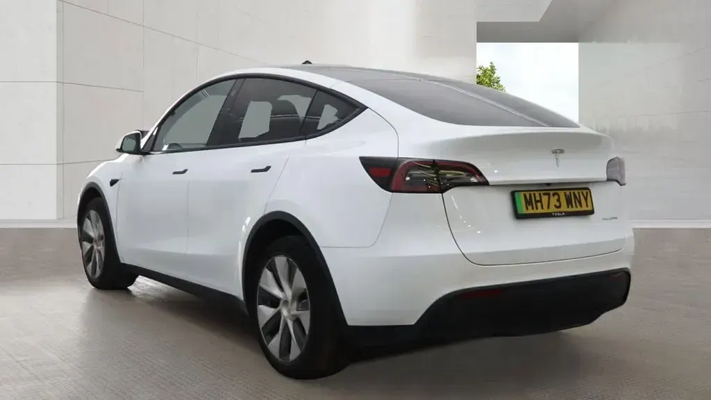 Used Tesla Model Y Long Range AWD 378 kW (514 HP) 2024 White SUV