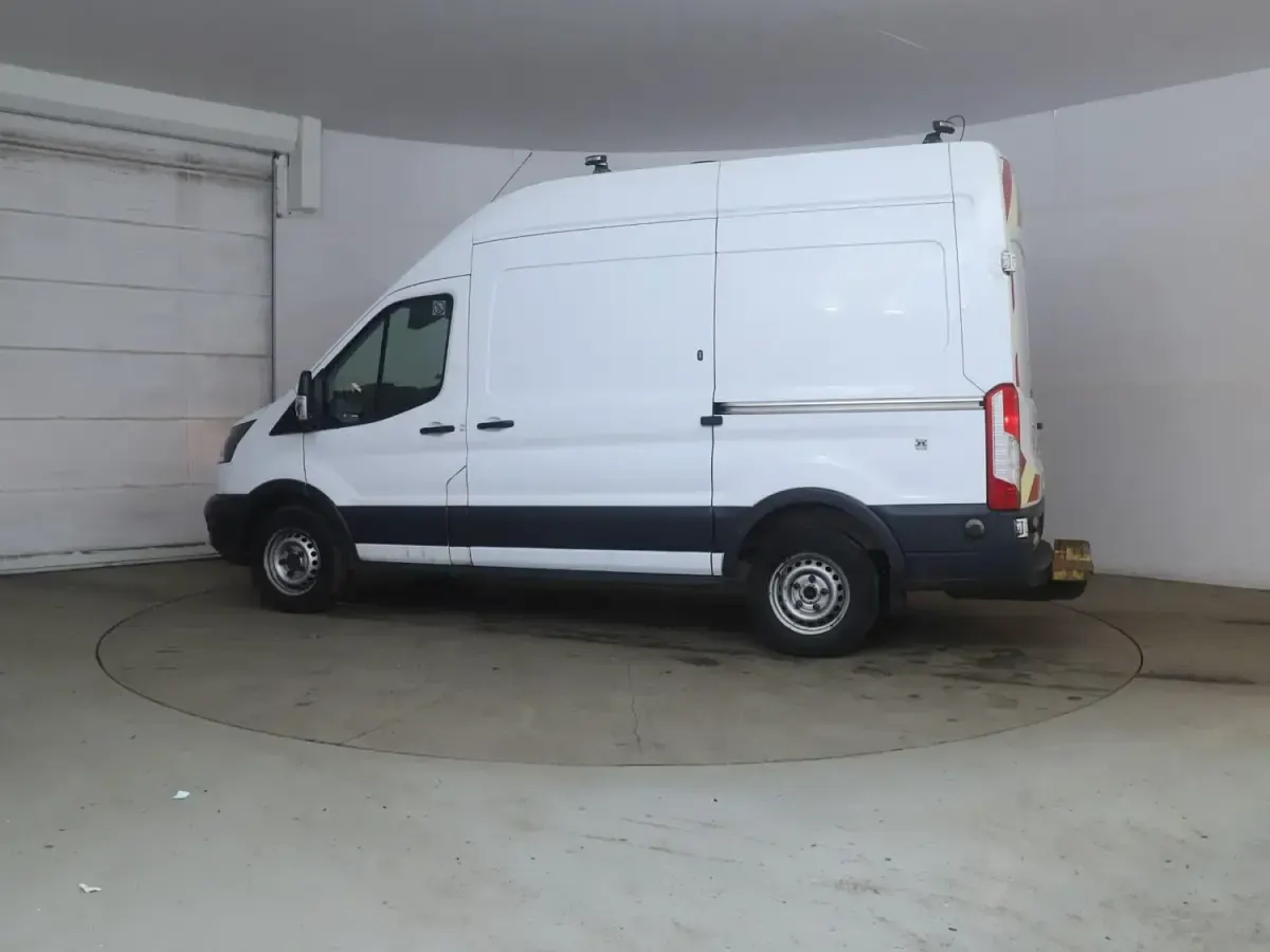 Second-hand Ford Transit 130 CP (95 kW) 2018 Alb Van
