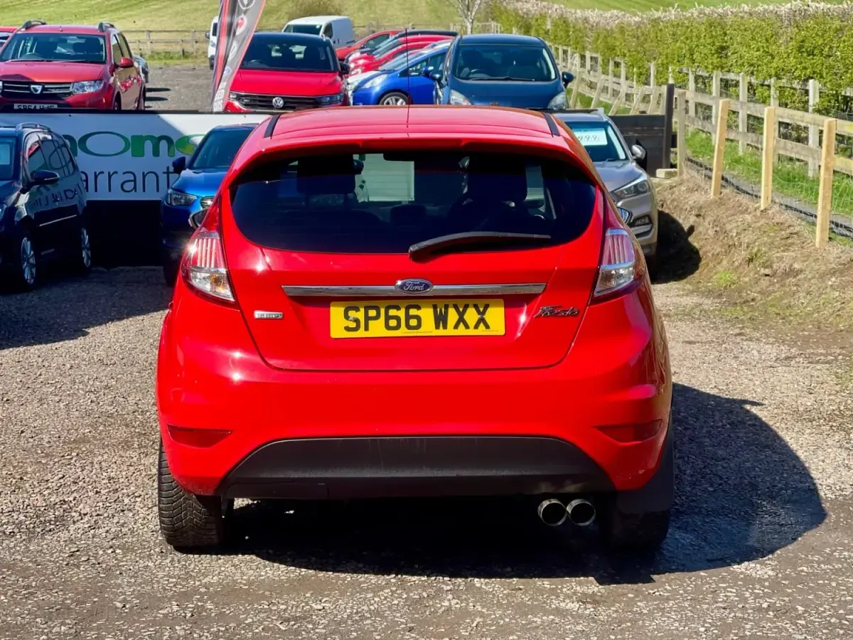 Usado Ford Fiesta Titanium 2016 Vermelho Citadino