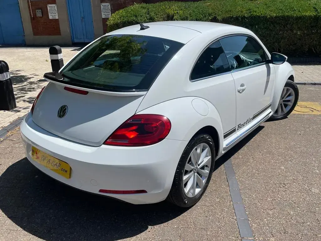 Used VW Beetle Design 160 HP (117 kW) 2014 White Hatchback