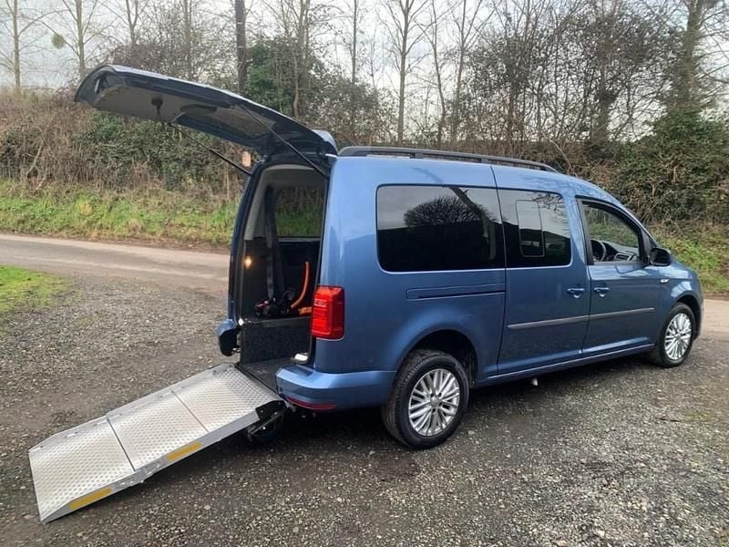 Used VW Caddy Maxi Life Life 102 HP (75 kW) 2019 Blue MPV