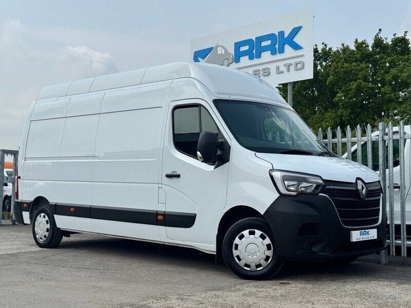 White Used 2022 Renault Master Business Van | £14,990 (Good price) - Image 1/4