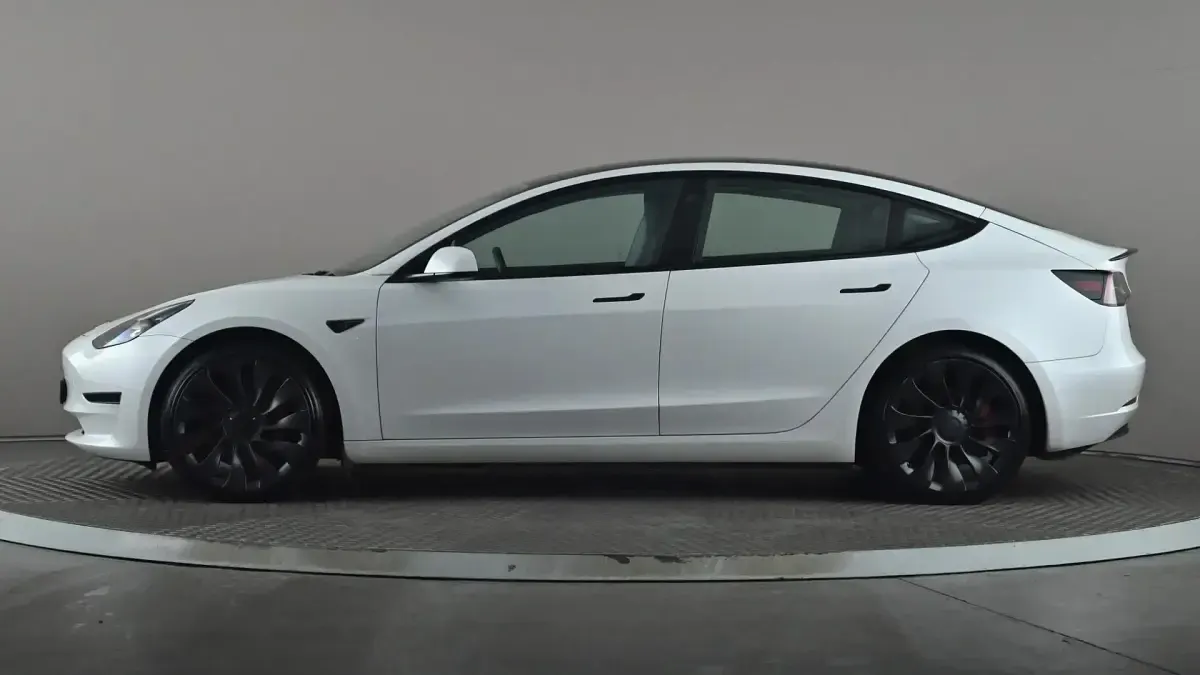 Used Tesla Model 3 Performance 335 kW (456 HP) 2023 White Sedan