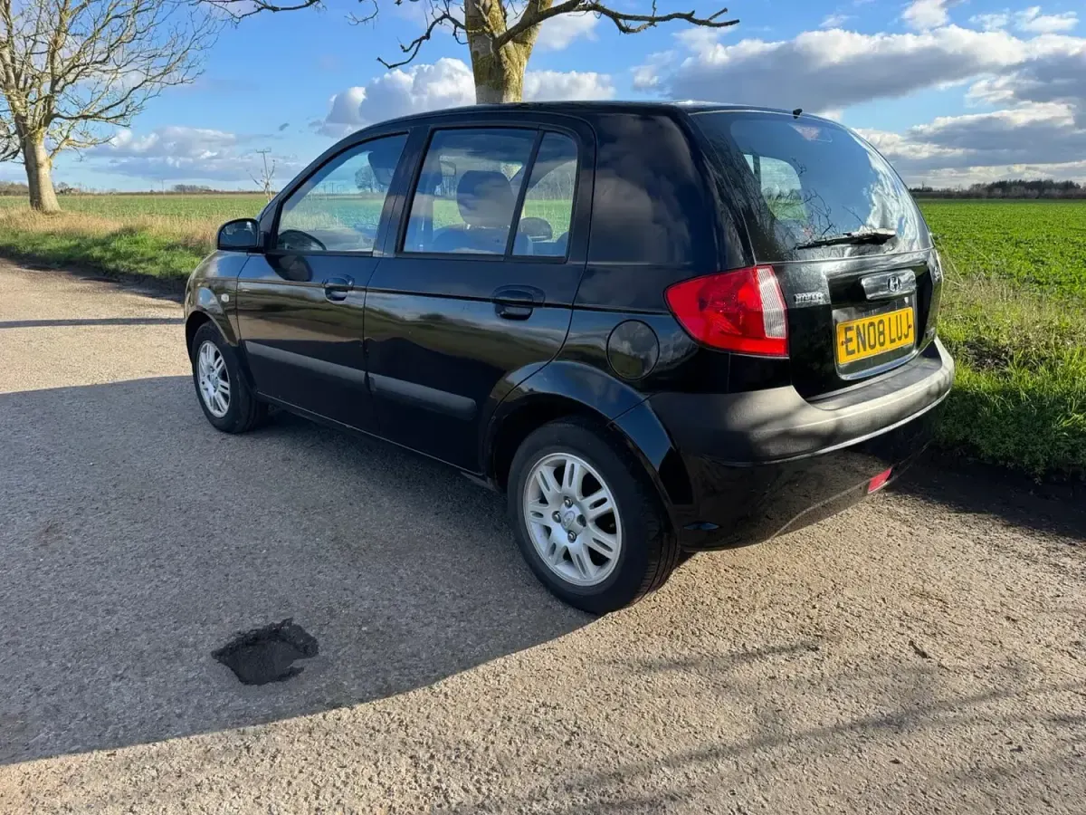 Used Hyundai Getz 97 HP (71 kW) 2008 Black Hatchback