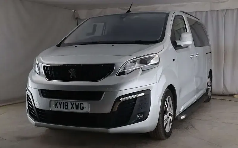 Used Peugeot Traveller Allure 179 HP (131 kW) 2018 Silver MPV