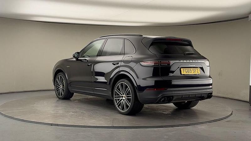 Used Porsche Cayenne 462 HP (339 kW) 2019 Jet back SUV