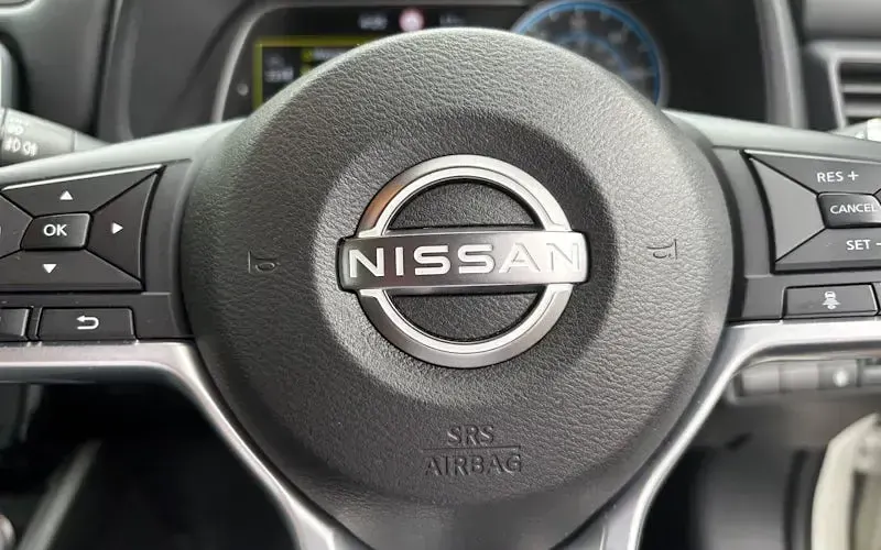 Used Nissan Leaf N-Connecta 110 kW (150 HP) 2022 White Hatchback