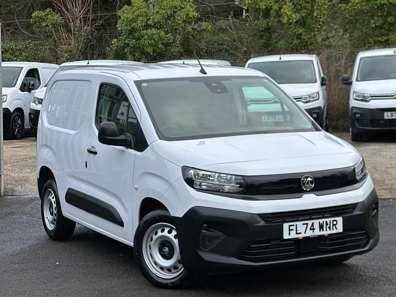 Used Vauxhall Combo S 100 HP (73 kW) 2025 White Van