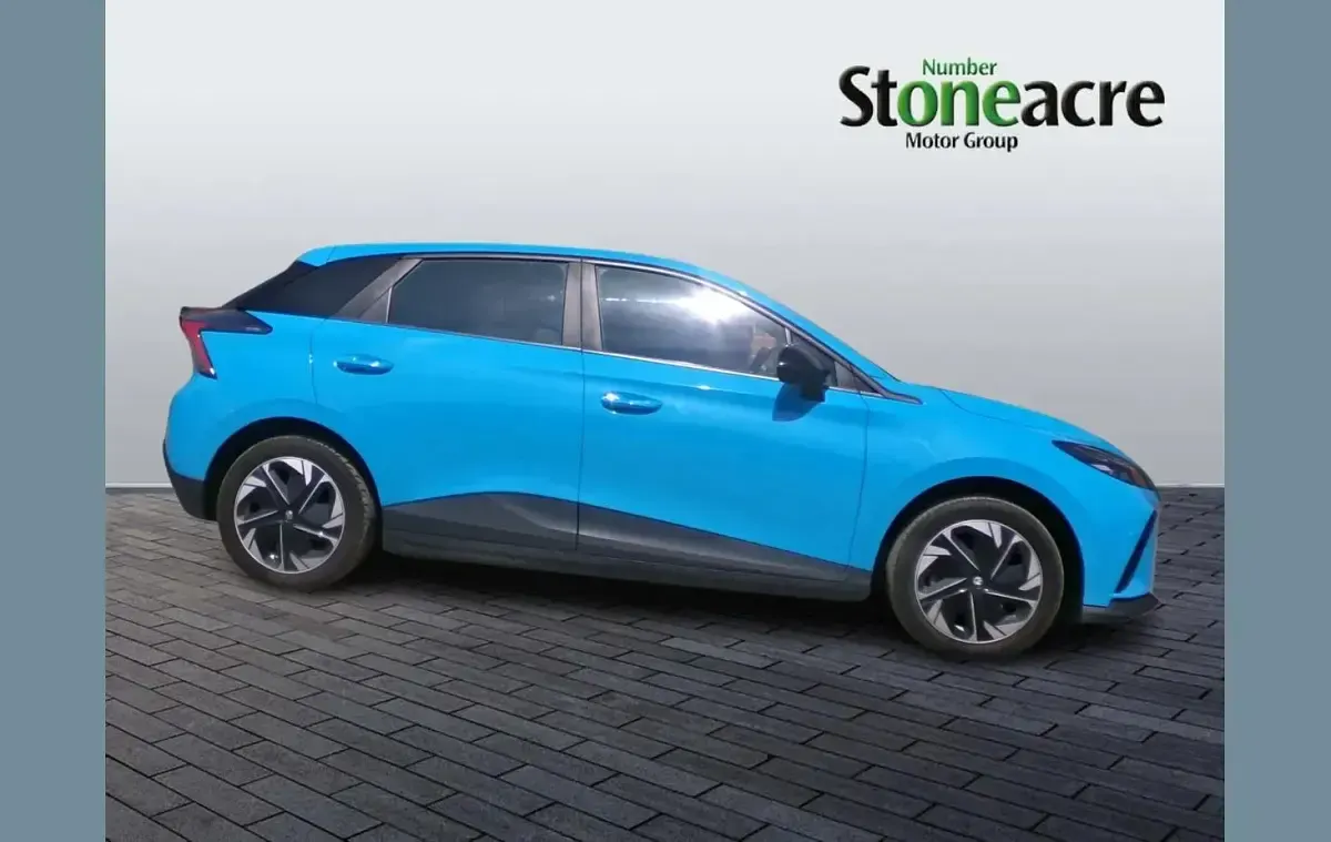 Used MG MG4 EV SE 150 kW (204 HP) 2023 Blue Hatchback
