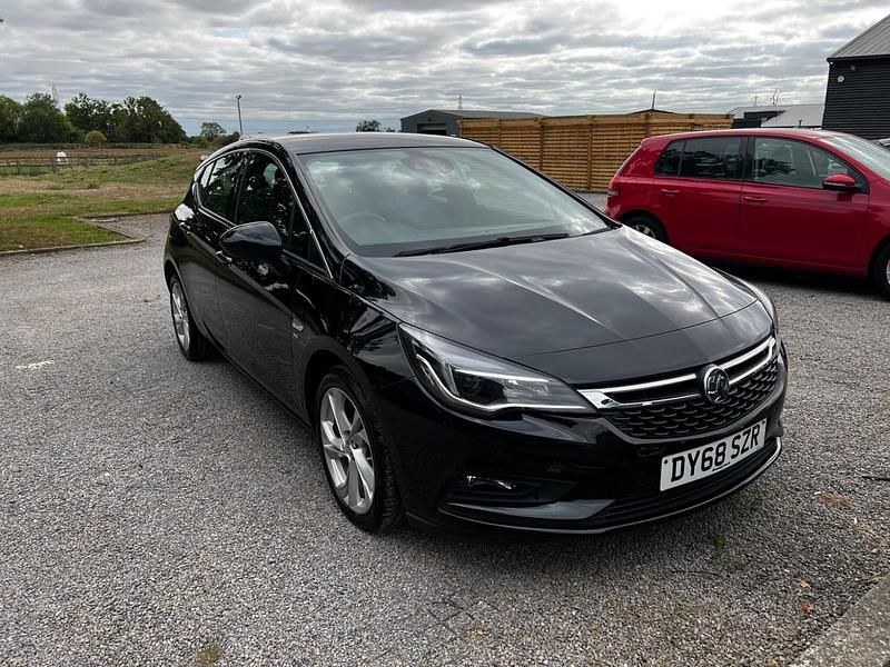 Black Used 2018 Vauxhall Astra SRi Hatchback | £7,250 (Fair price) - Image 1/4