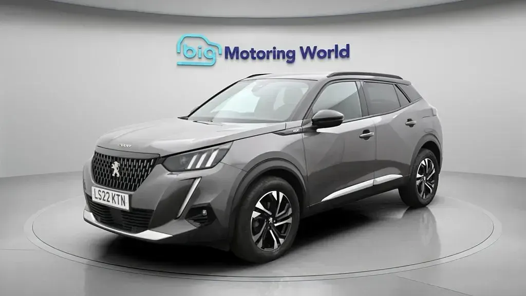 Używany Peugeot 2008 GT 130 KM (95 kW) 2022 Szary SUV