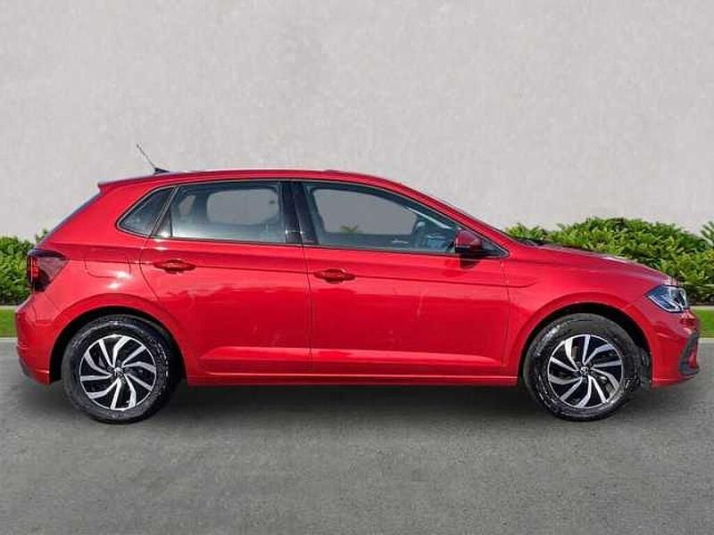 Used VW Polo Life 95 HP (69 kW) 2023 Red Hatchback