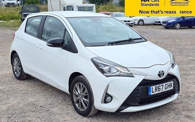 Used 2020 Toyota Yaris Hatchback | £9,988 (Good price) - Image 1/4