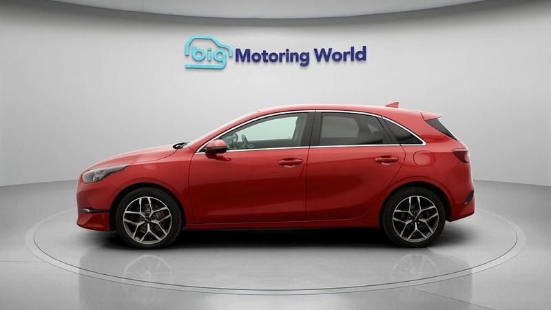 Used Kia Ceed 2022 Red Hatchback