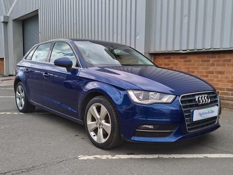 Used Audi A3 Sport 184 HP (135 kW) 2014 Blue Hatchback