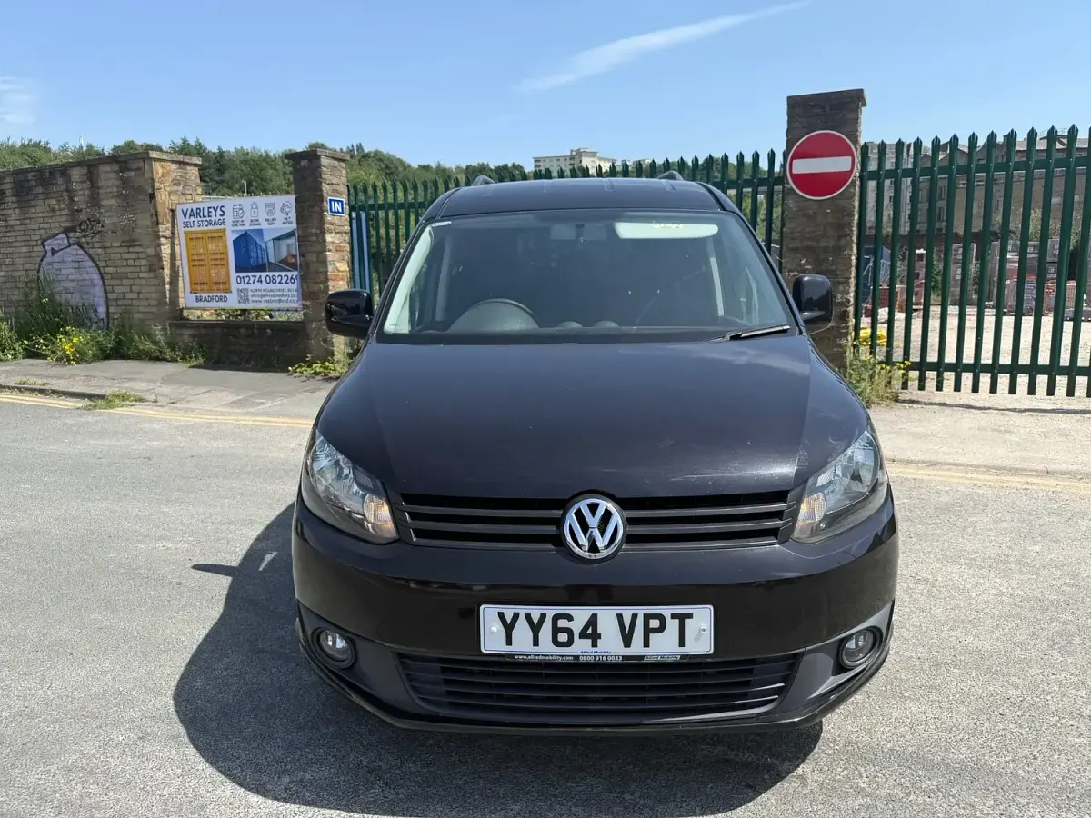Used VW Caddy Maxi Life 102 HP (75 kW) 2014 Black MPV