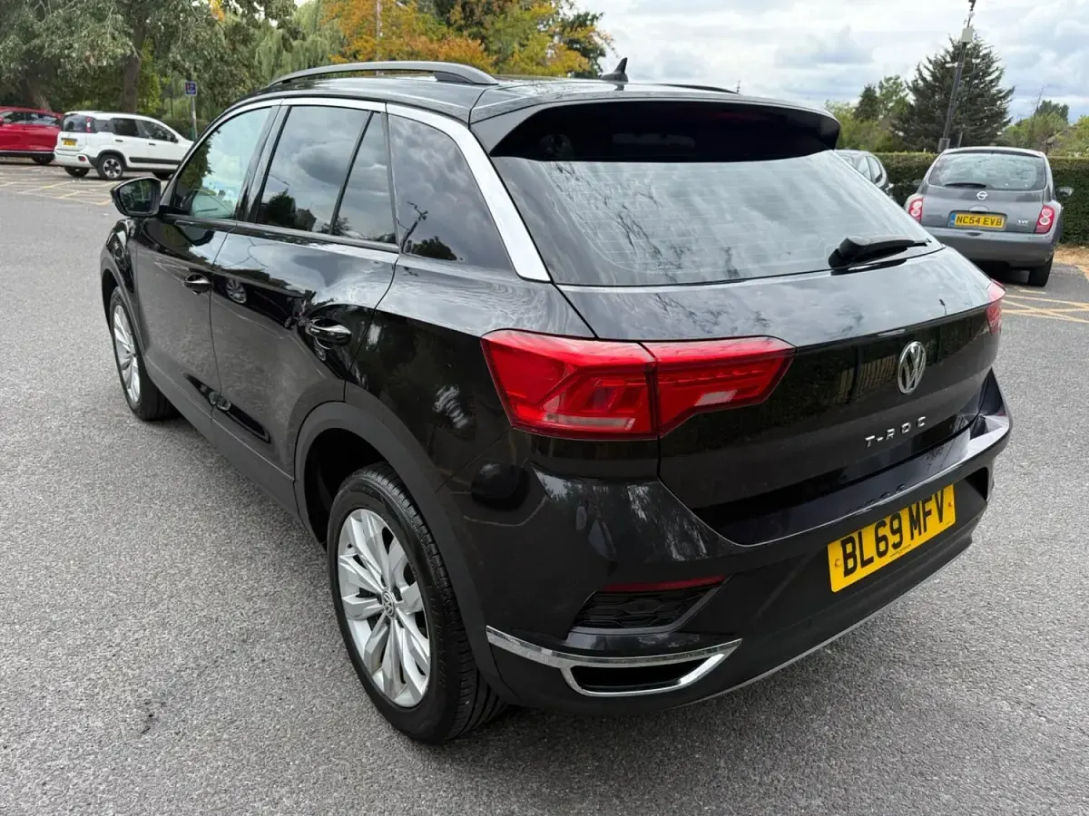 Used VW T-Roc SE 150 HP (110 kW) 2019 Black SUV