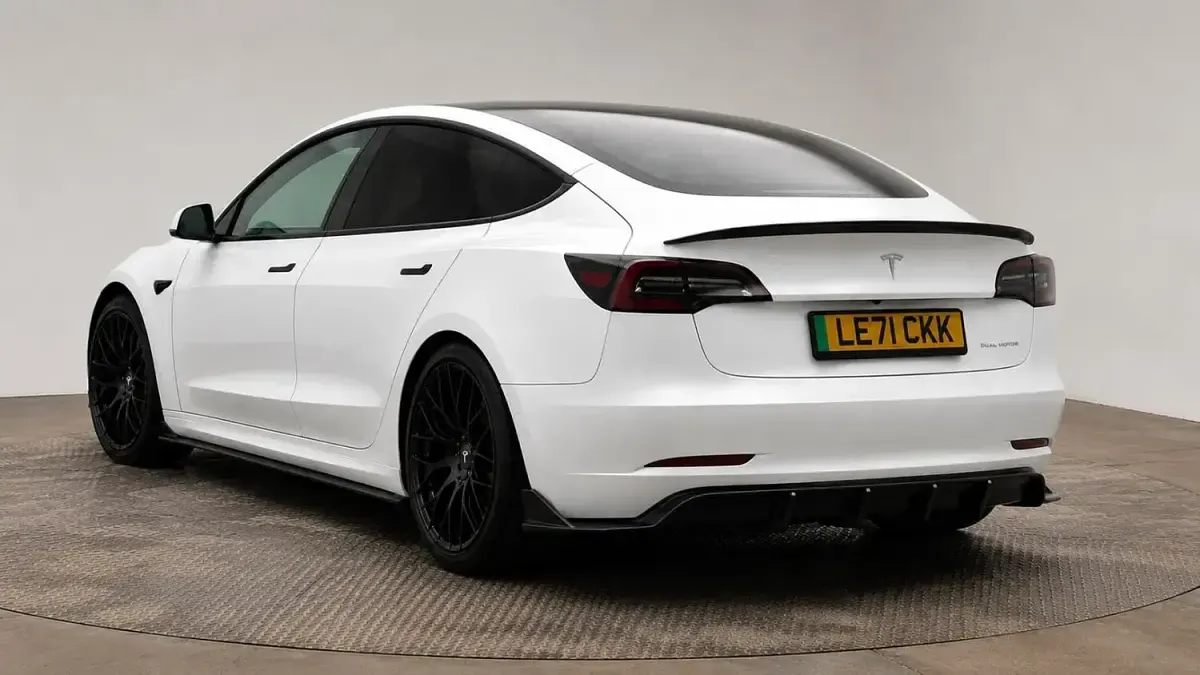 Used Tesla Model 3 Long Range AWD 77 kW (106 HP) 2022 White Sedan
